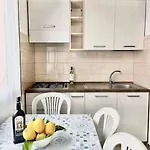 펜션 Scirocco Vista Mare E Privata 코스타 레이